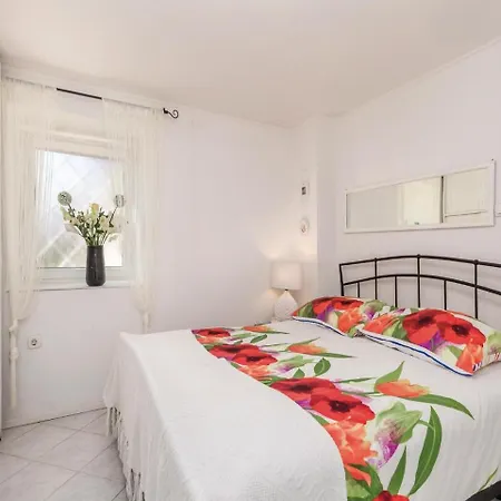 Apartment Three-bedroom In Opatija