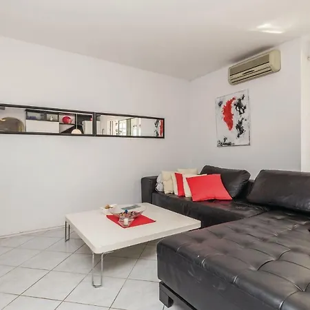 Apartment Three-bedroom In